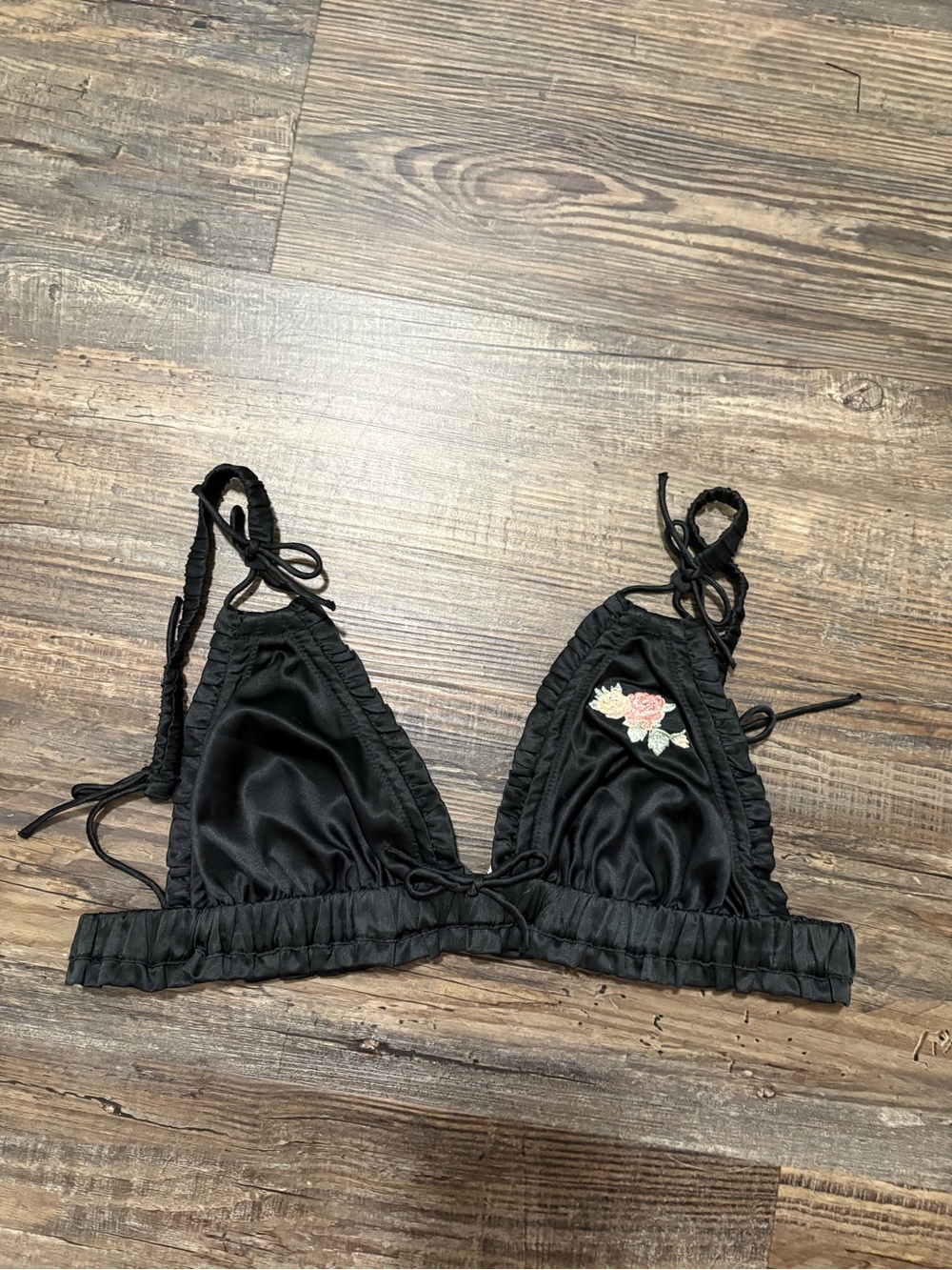 Victoria Secret Women’s Bra $25.00 Size Medium New With Tags